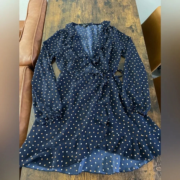 f21 blue wrap dress with orange polka dots ruffle trim - Picture 4 of 13
